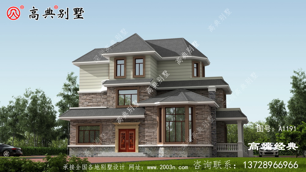 乡下自建的三层别墅，面宽19米，内部宽敞，外观美观。